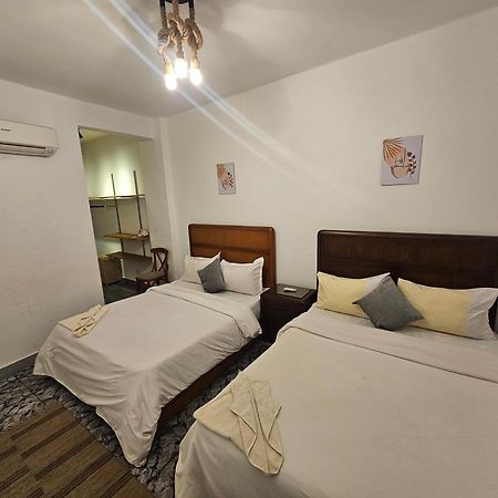 Alex Gate Apartment - Families Only Alexandrië Buitenkant foto